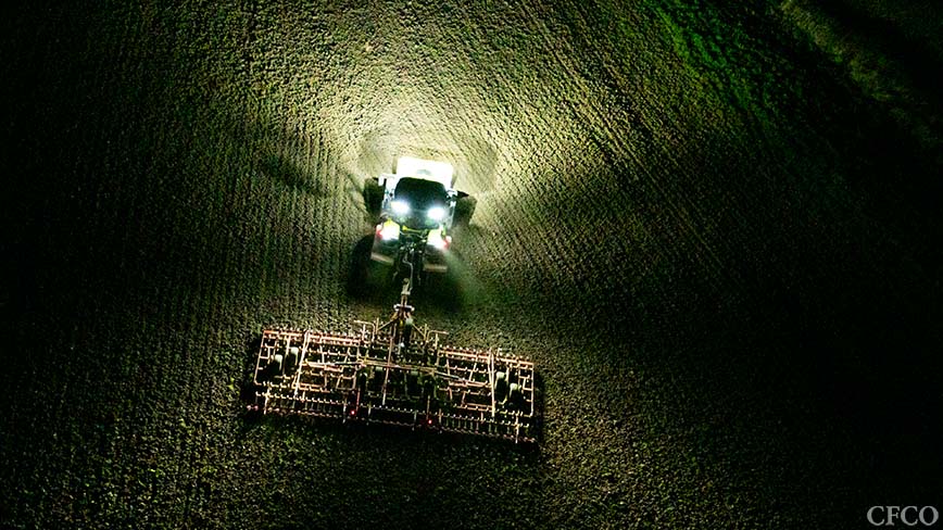 Claas Axion 960 TT & Väderstad NZ Aggressive 1000 Cultivator - Night shift working on the seedbeds for spring drilling.
