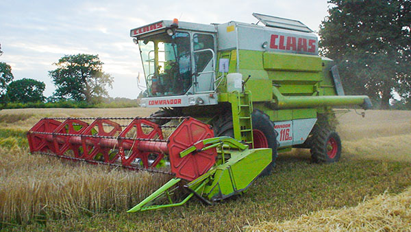 Claas Commandor Combine